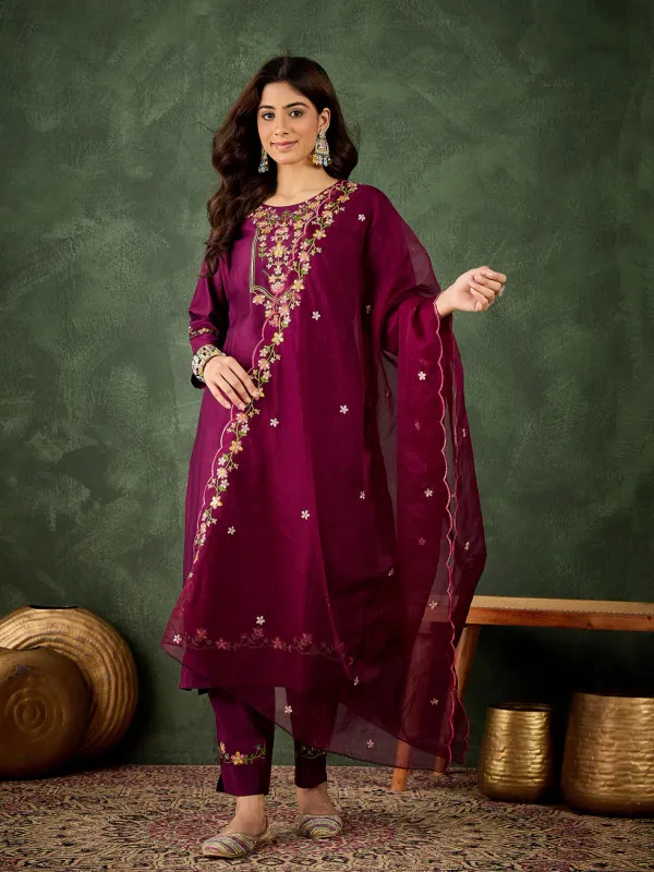 Floral_Embroidered_Silk_Blend_Round_Neck_Kurta_Trouser_&_Dupatta_Set