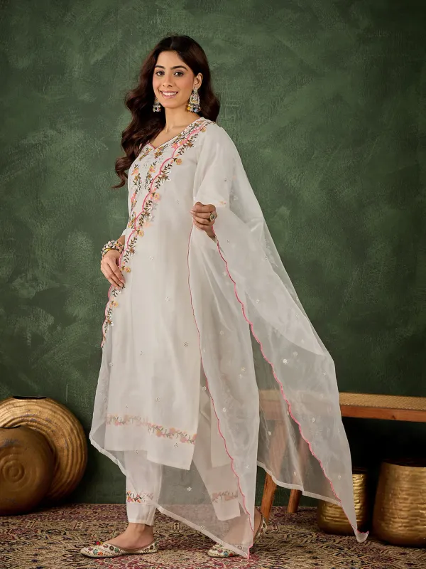 Floral_Embroidered_Silk_Blend_V_Neck_Kurta_Trouser_&_Dupatta_Set