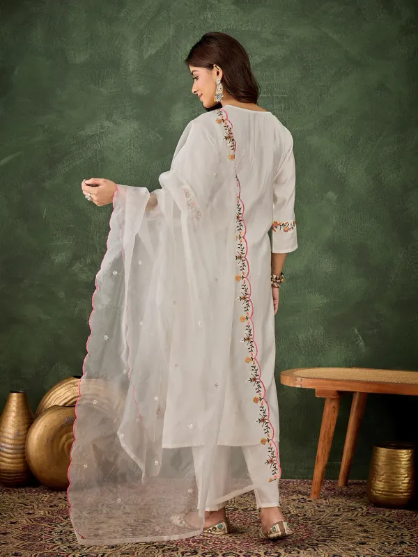 Floral_Embroidered_Silk_Blend_V_Neck_Kurta_Trouser_&_Dupatta_Set