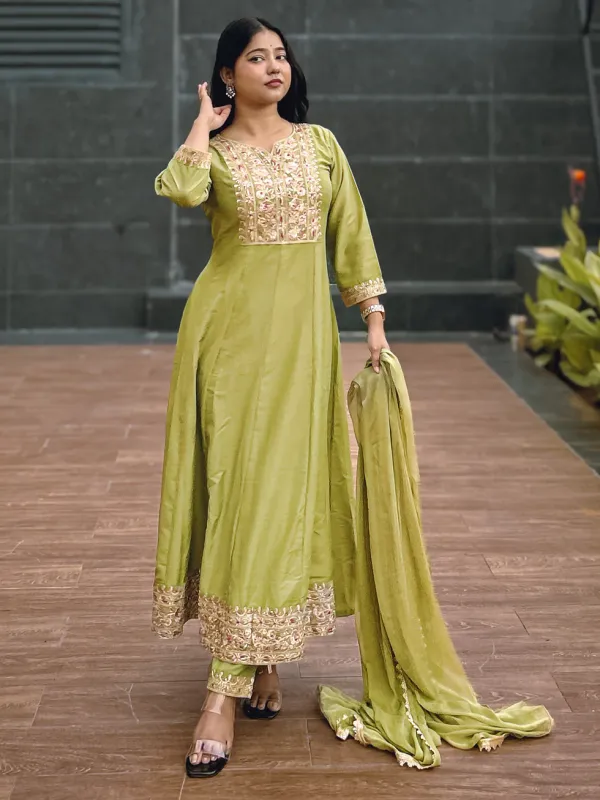 Floral_Embroidered_Silk_Round_Neck_Kurta_Trouser_&_Dupatta_Set