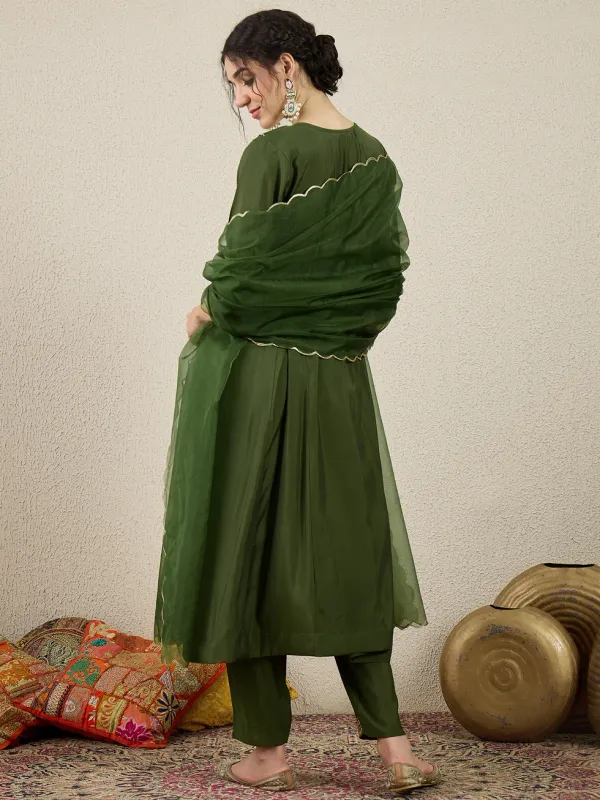 Floral_Embroidered_Silk_Blend_V_Neck_Kurta_Trouser_&_Dupatta_Set