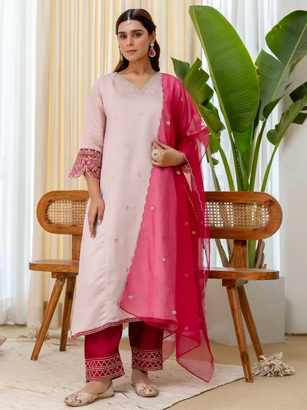 Women�s_A-Line_Brownie_Silk_Blend_Kurta_Pant_Set_with_Embroidered_Organza_Dupatta