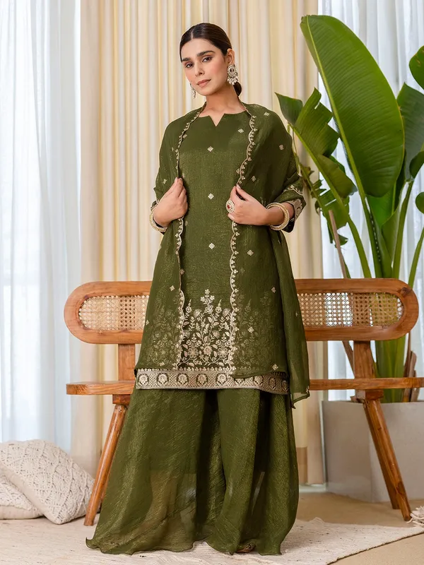 Women�s_Crush_Tissue_Silk_Blend_Kurta_Pant_Set_with_Floral_Zari_Embroidery