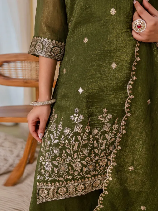 Women�s_Crush_Tissue_Silk_Blend_Kurta_Pant_Set_with_Floral_Zari_Embroidery