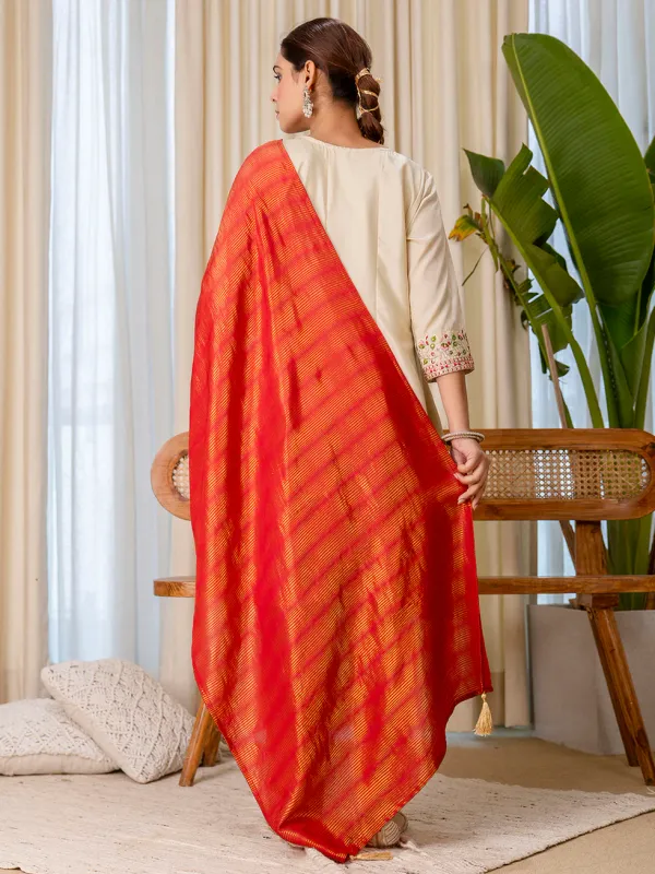 Floral_embroidered_silk_blend_round_neck_Kurta_Trouser_&_Dupatta_Set