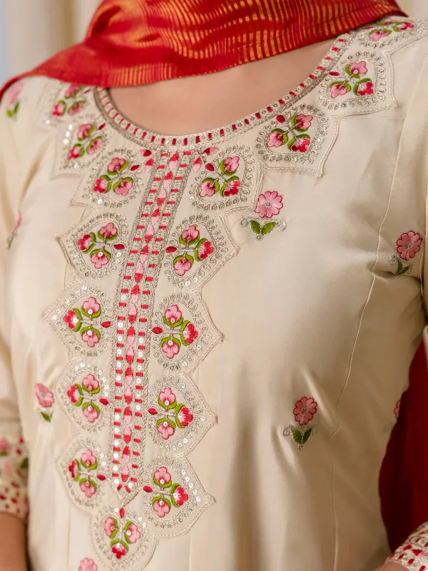 Floral_embroidered_silk_blend_round_neck_Kurta_Trouser_&_Dupatta_Set
