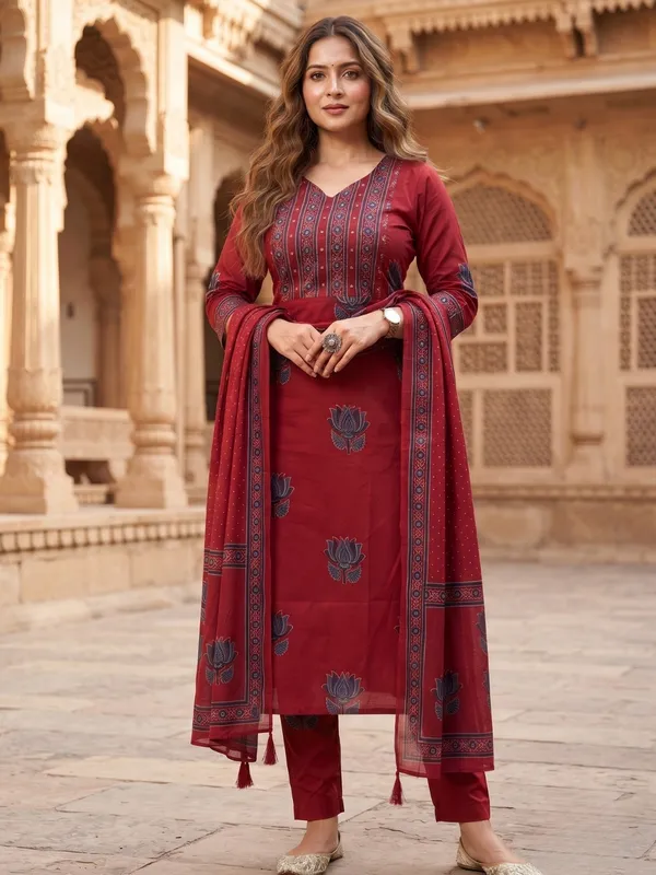 Floral_Printed_Pure_Cotton_V_Neck_Red_Kurta_Trouser_&_Dupatta_Set