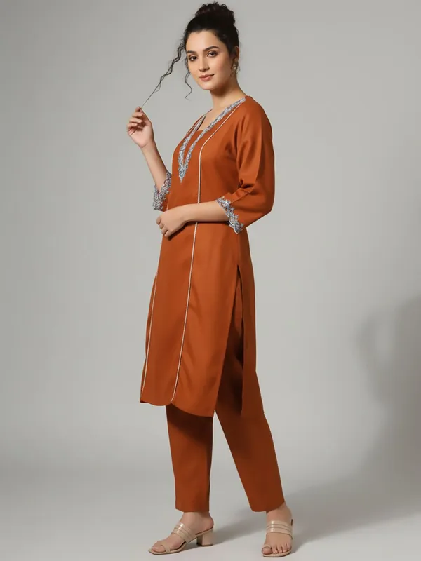 Orange_Floral_Embroidered_Cotton_Blend_Kurta_Trouser_Set