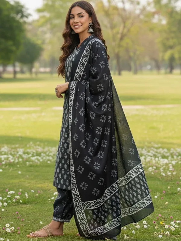 Black_Floral_Printed_Cotton_Blend_Kurta_Patiala_Dupatta_Set