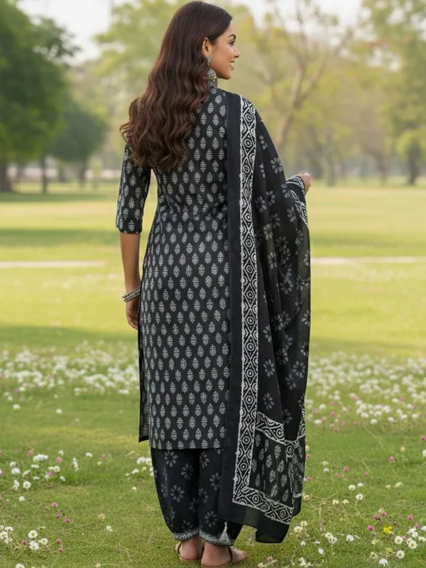 Black_Floral_Printed_Cotton_Blend_Kurta_Patiala_Dupatta_Set