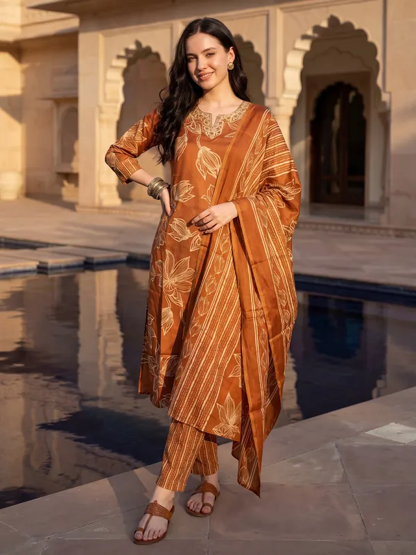 Orange_Printed_Cotton_Blend_Kurta_Trouser_Dupatta_Set