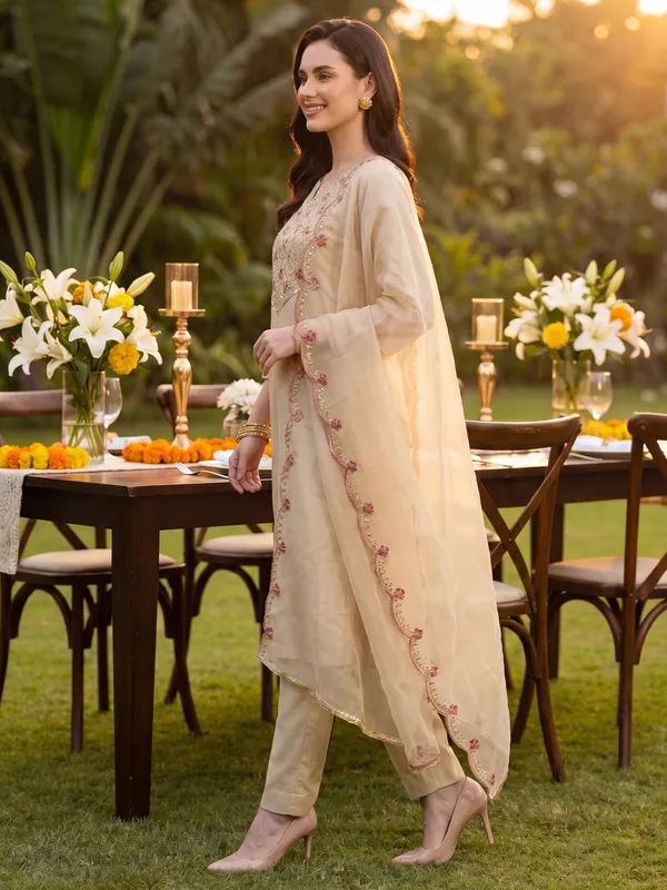Off_White_Embroidered_Liva_Kurta_Trouser_Dupatta_Set
