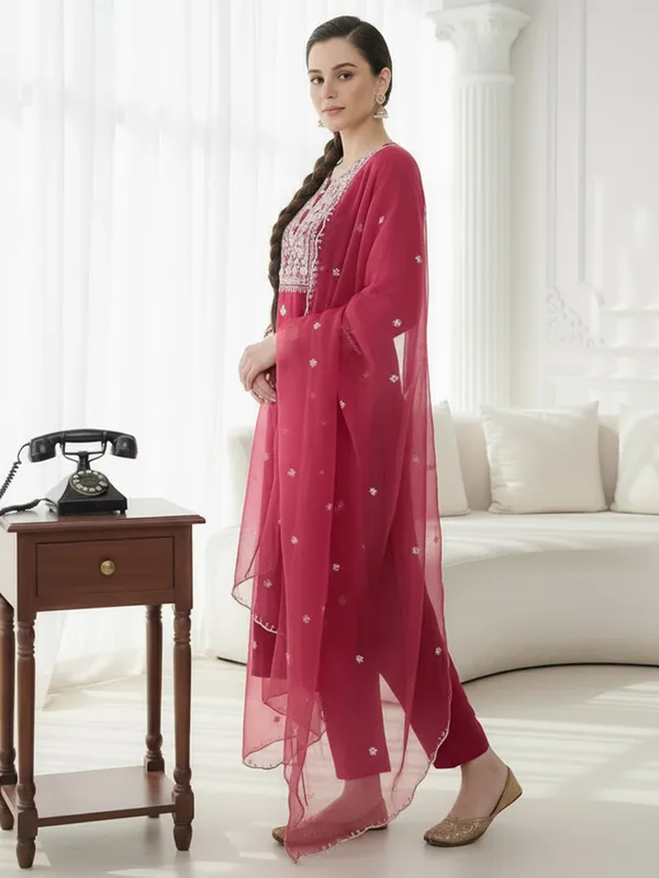 Pink_Embroidered_Silk_Blend_Kurta_Trouser_Dupatta_Set