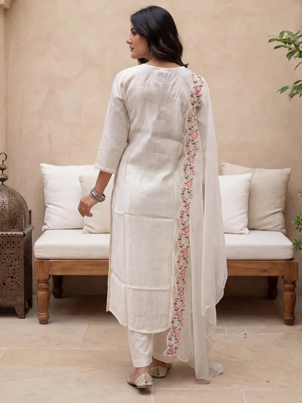 White_Embroidered_Silk_Blend_Kurta_Trouser_Dupatta_Set