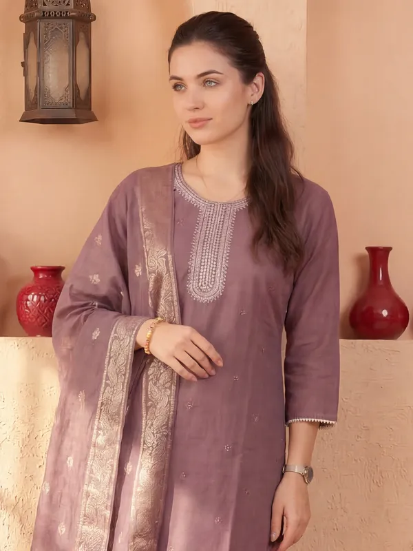 Mauve_Embroidered_Silk_Blend_Kurta_Trouser_Dupatta_Set