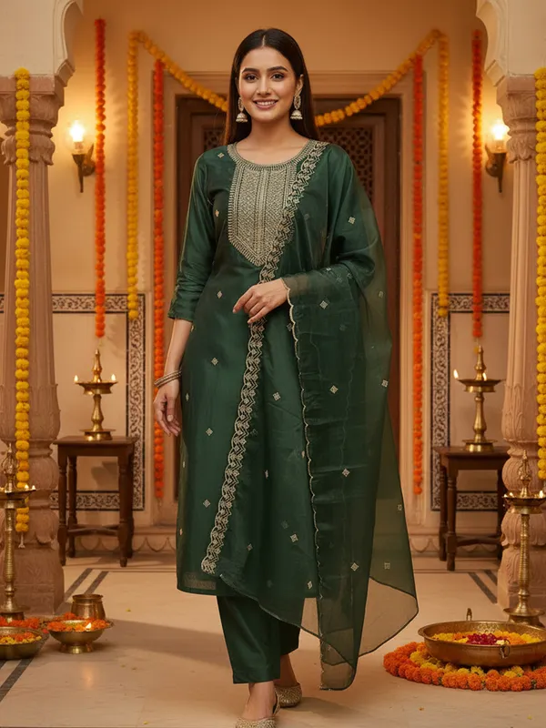 Green_Embroidered_Silk_Blend_Kurta_Trouser_Dupatta_Set