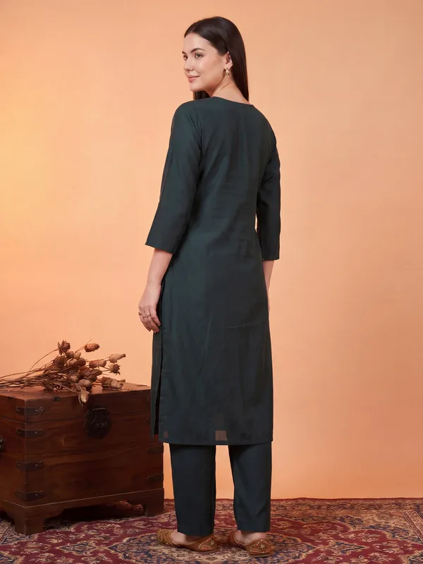 Teal_Embroidered_Silk_Blend_Kurta_Trouser_Dupatta_Set