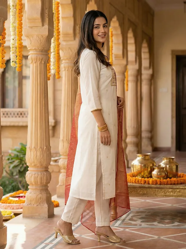White_Embroidered_Silk_Blend_Kurta_Trouser_Dupatta_Set