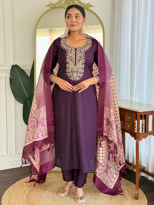 Burgundy_Silk_Blend_Embroidered_Kurta_Trouser_Dupatta_Set