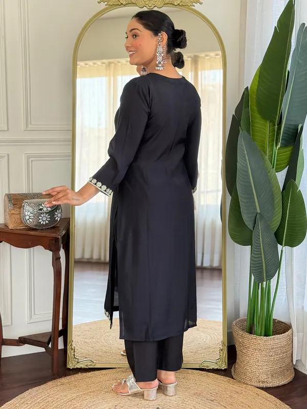 Black_Silk_Blend_Embroidered_Kurta_Trouser_Dupatta_Set