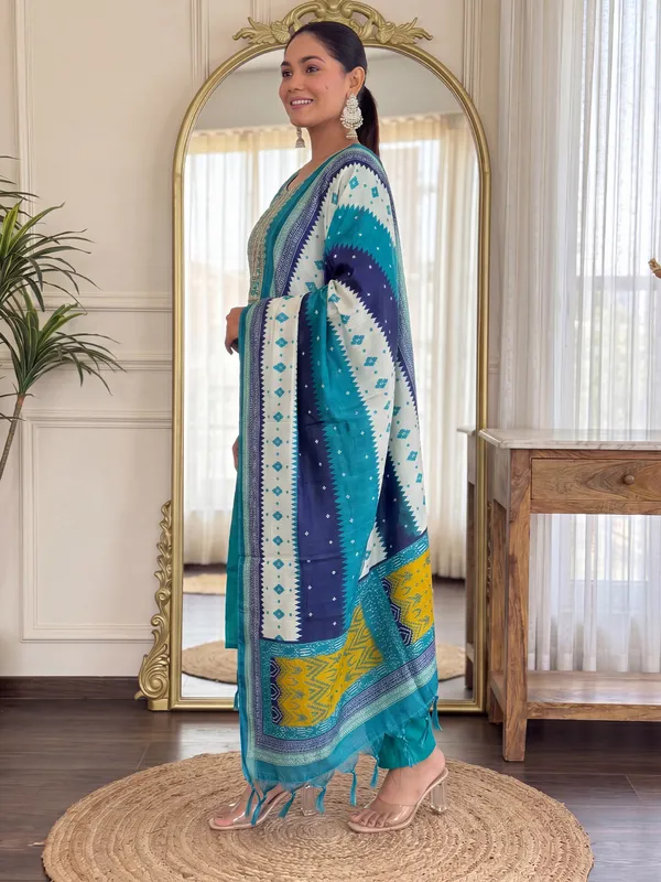 Green_Embroidered_Silk_Blend_Kurta_Trouser_Dupatta_Set