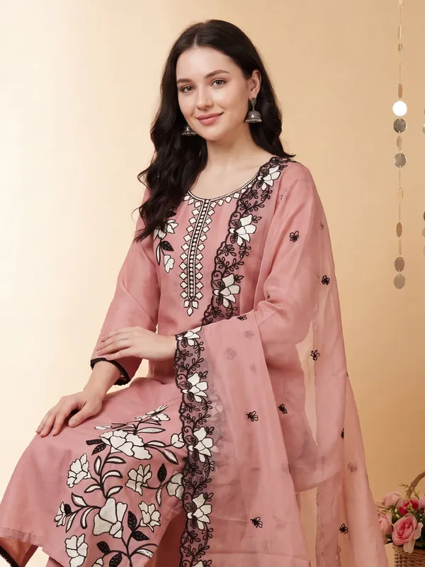 Peach_Embroidered_Silk_Blend_Kurta_Trouser_Dupatta_Set