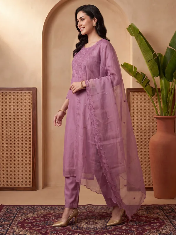 Lavender_Embroidered_Silk_Blend_Kurta_Trouser_Dupatta_Set