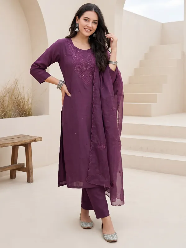 Purple_Embroidered_Silk_Blend_Kurta_Trouser_Dupatta_Set