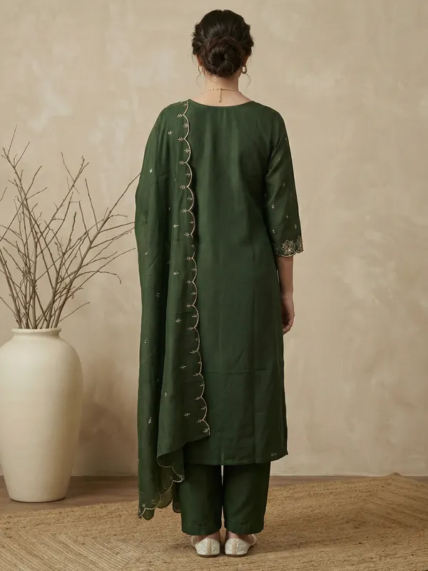Green_Embroidered_Silk_Blend_Kurta_Trouser_Dupatta_Set
