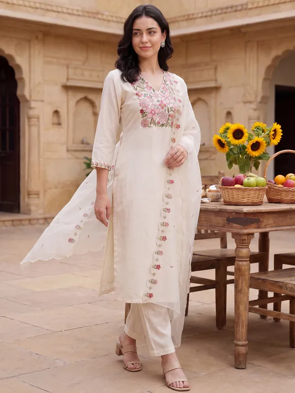 White_Embroidered_Silk_Blend_Kurta_Trouser_Dupatta_Set