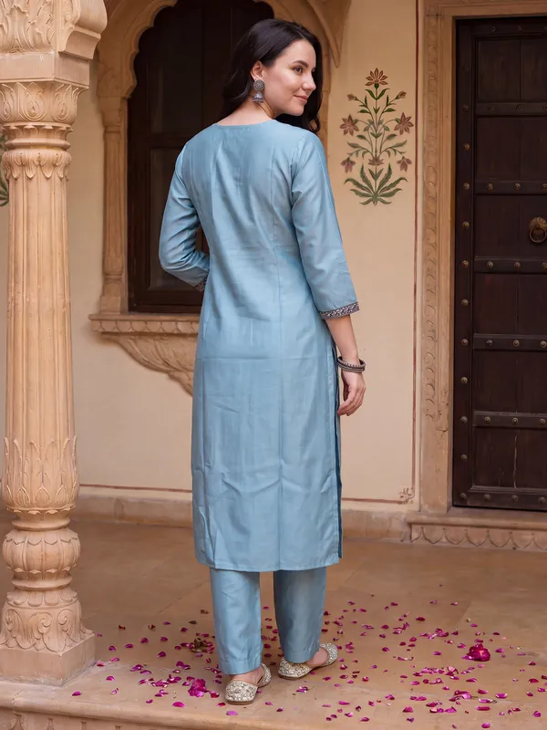 Blue_Embroidered_Silk_Blend_Kurta_Trouser_Dupatta_Set