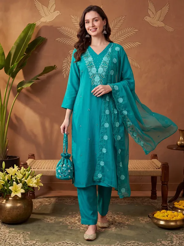 Green_Embroidered_Silk_Blend_Kurta_Trouser_Dupatta_Set