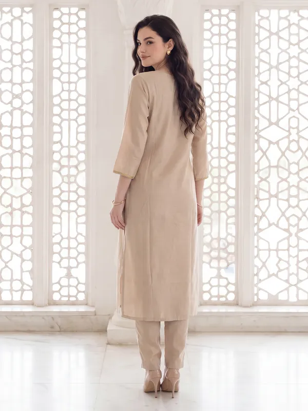 Off_White_Embroidered_Silk_Blend_Kurta_Trouser_Dupatta_Set