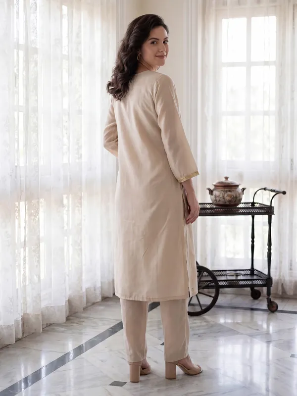 Beige_Embroidered_Silk_Blend_Kurta_Trouser_Dupatta_Set