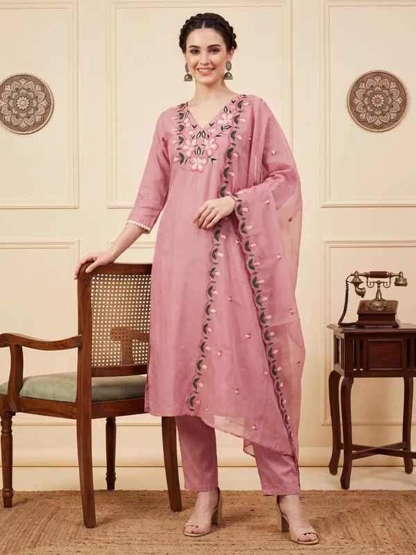 Pink_Embroidered_Silk_Blend_Kurta_Trouser_Dupatta_Set