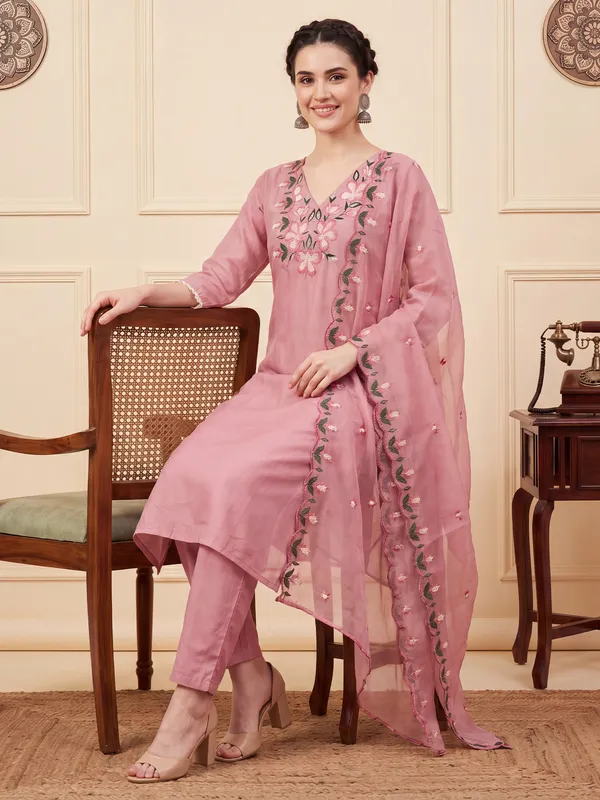 Pink_Embroidered_Silk_Blend_Kurta_Trouser_Dupatta_Set