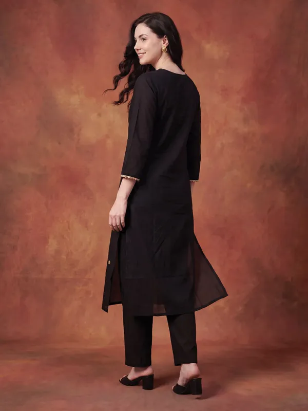 Black_Embroidered_Silk_Kurta_Trouser_Set