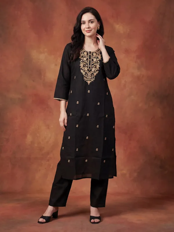 Black_Embroidered_Silk_Kurta_Trouser_Set