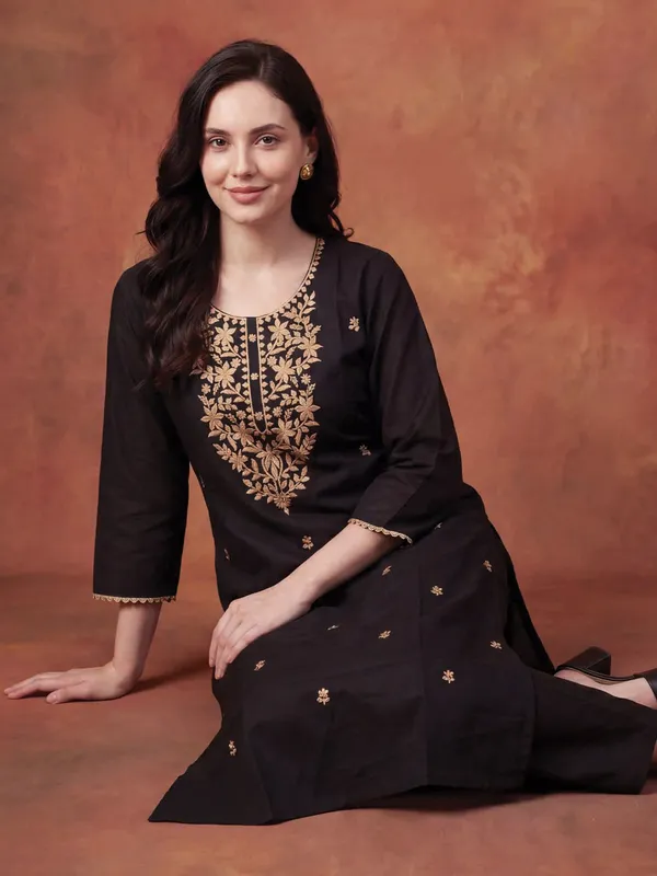Black_Embroidered_Silk_Kurta_Trouser_Set