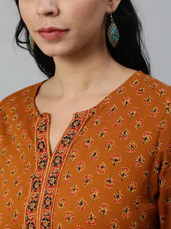 Mustard__Pure_Cotton_Printed_Tunic_For_Women