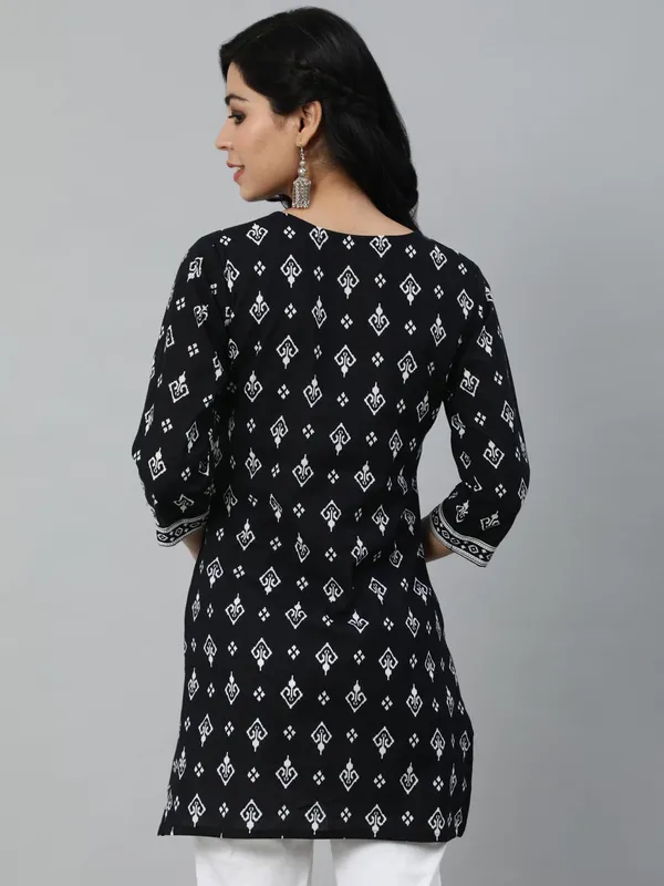 Black__Pure_Cotton_Printed_Tunic_For_Women