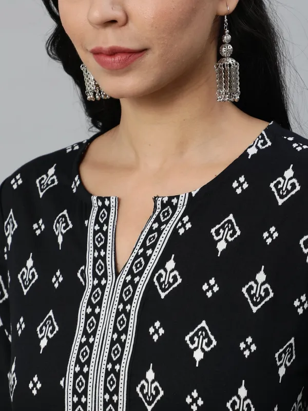 Black__Pure_Cotton_Printed_Tunic_For_Women