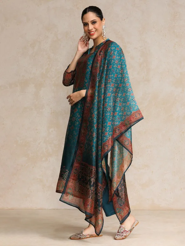 Teal_Floral_Printed_CFloraleri_Silk_Kurta_Trouser_Dupatta_Set