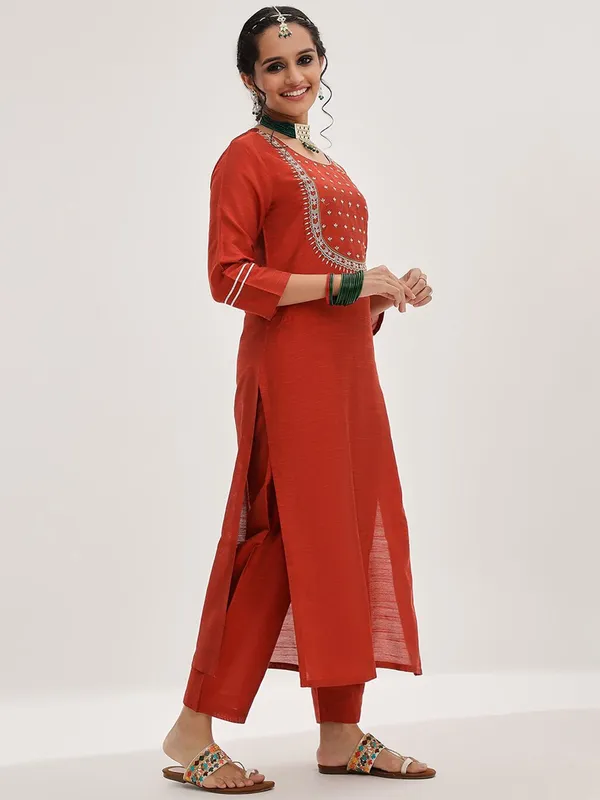 Maroon_Floral_Embroidered_Art_Silk_Kurta_Trouser_Dupatta_Set