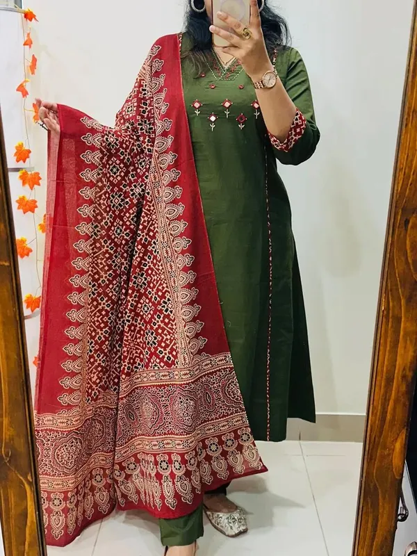 Floral_Embroidered_Pure_Cotton_V_Neck_Kurta_Trouser_&_Dupatta_Set