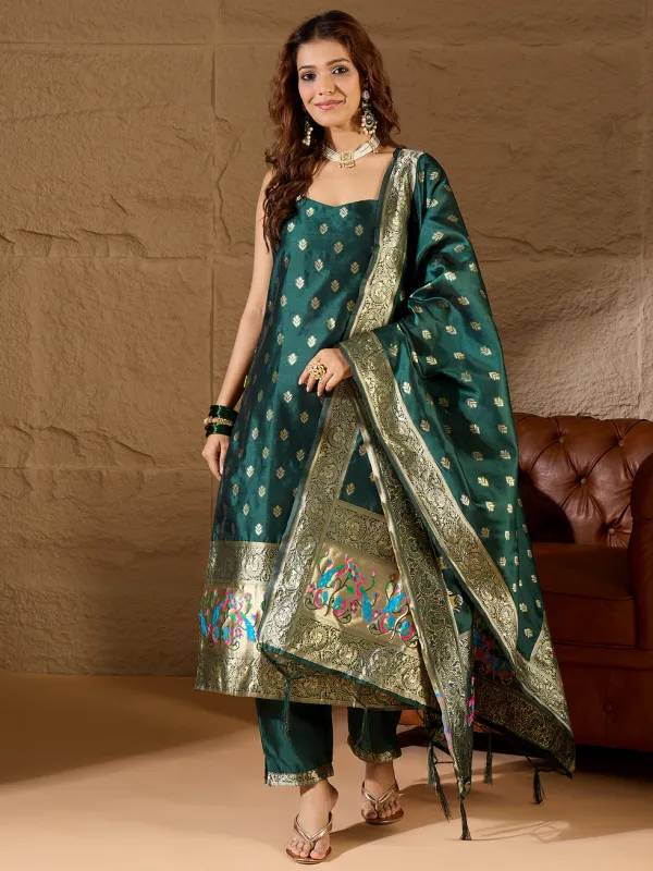 Floral_Printed_Silk_Blend_Round_Neck_Kurta_Trouser_&_Dupatta_Set