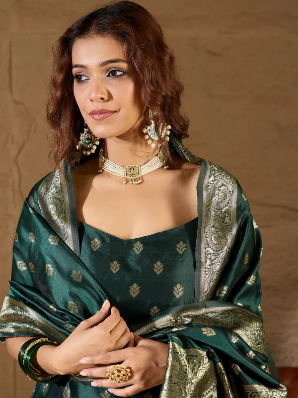 Floral_Printed_Silk_Blend_Round_Neck_Kurta_Trouser_&_Dupatta_Set