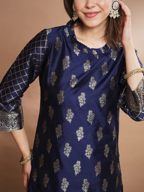 Floral_Printed_Cotton_Silk_Round_Neck_Kurta_Trouser_&_Dupatta_Set