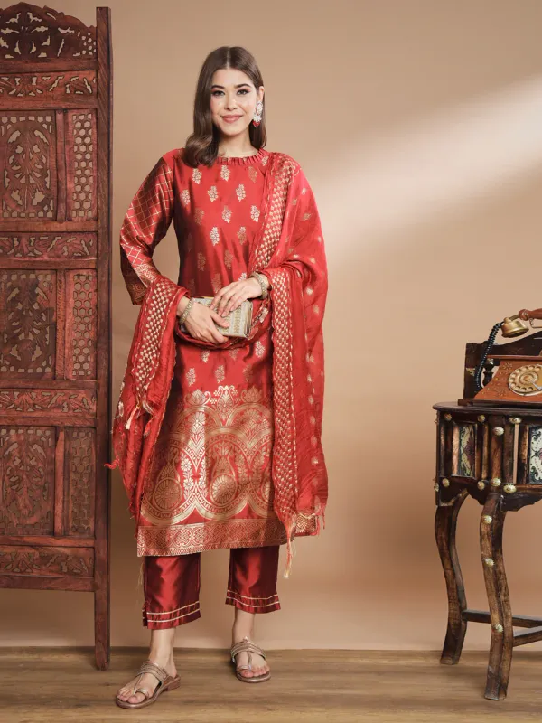 Floral_Printed_Cotton_Silk_Round_Neck_Kurta_Trouser_&_Dupatta_Set