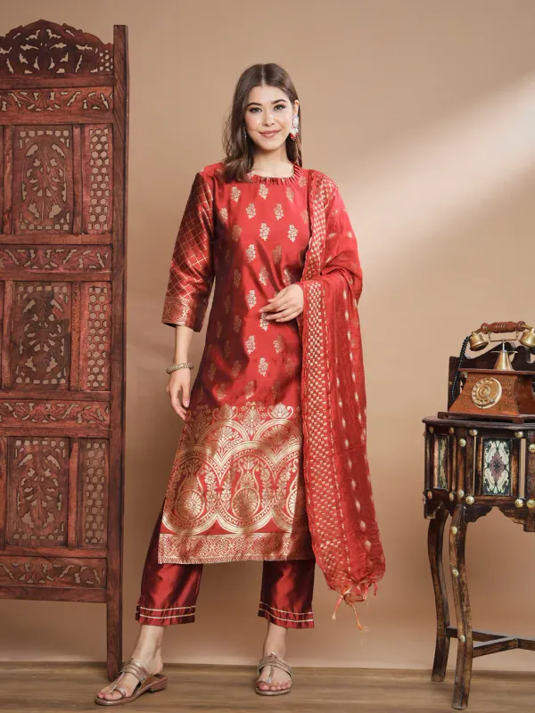 Floral_Printed_Cotton_Silk_Round_Neck_Kurta_Trouser_&_Dupatta_Set